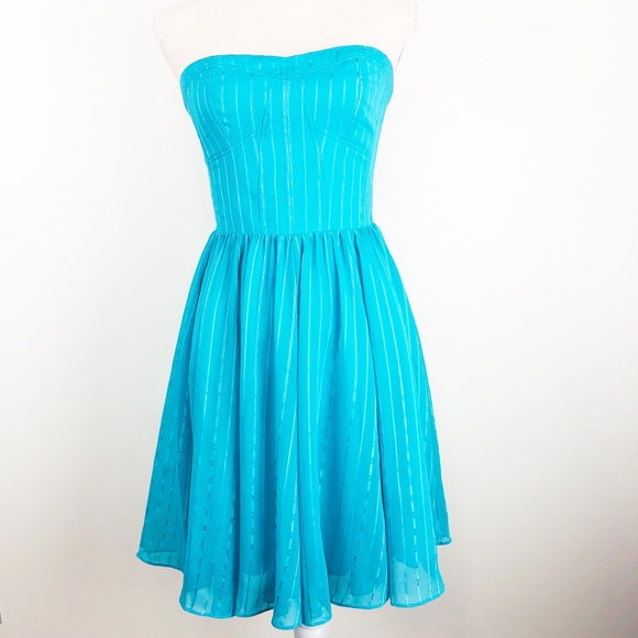 turquoise strapless dress